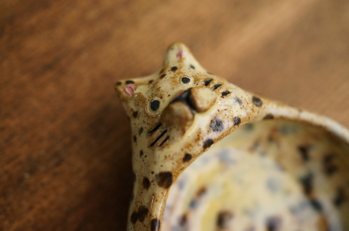 Leopard Holder
