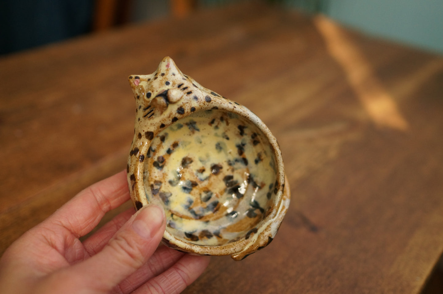 Leopard Holder