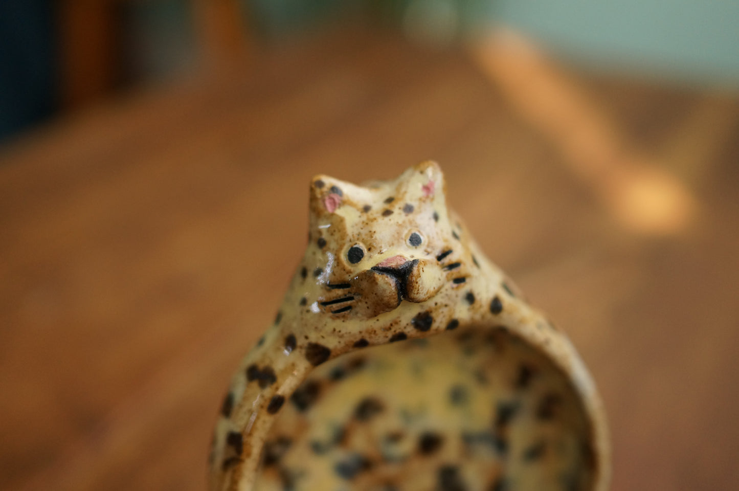 Leopard Holder