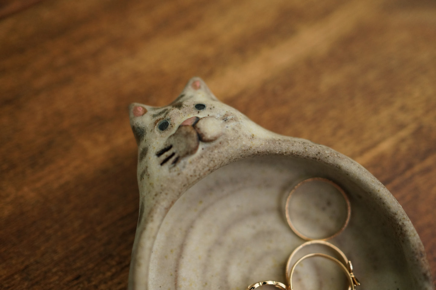 White Tiger Holder