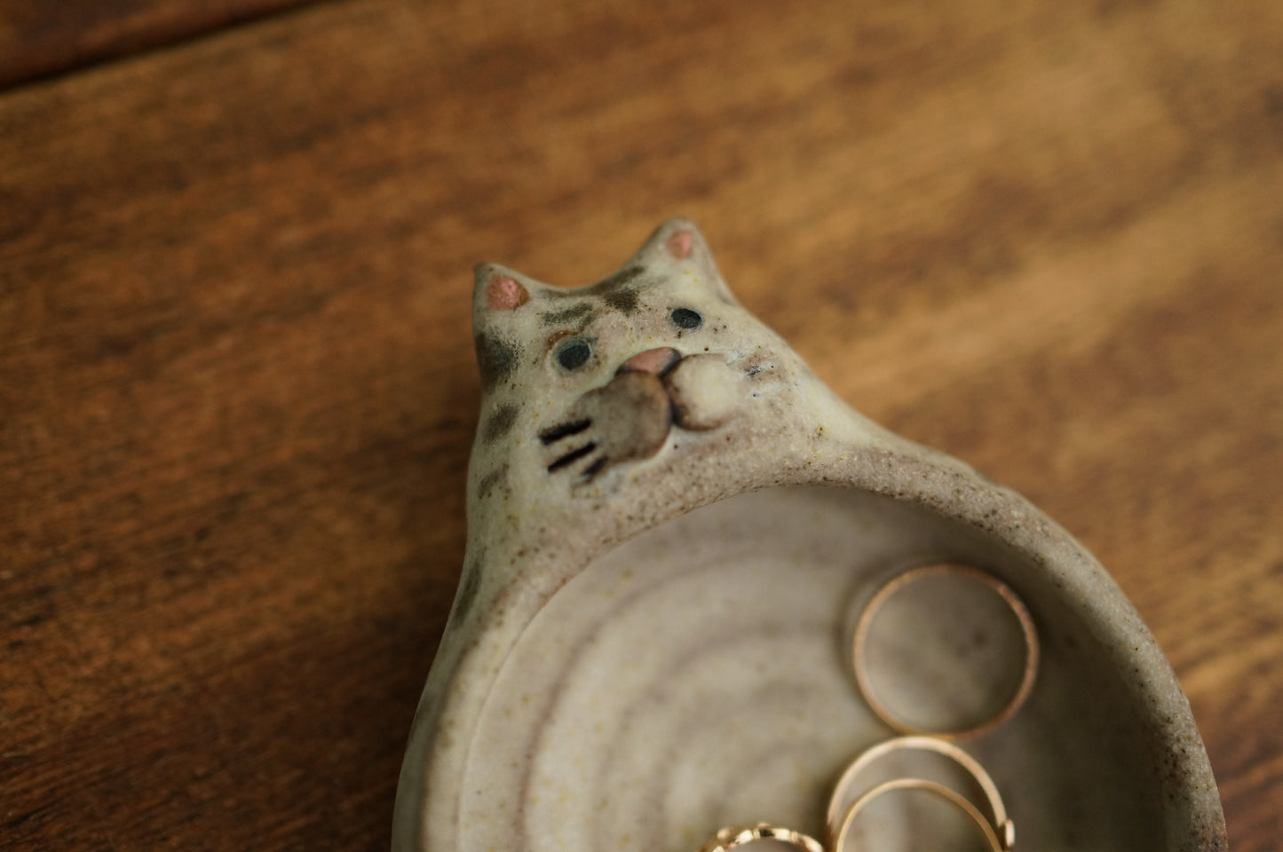 White Tiger Holder