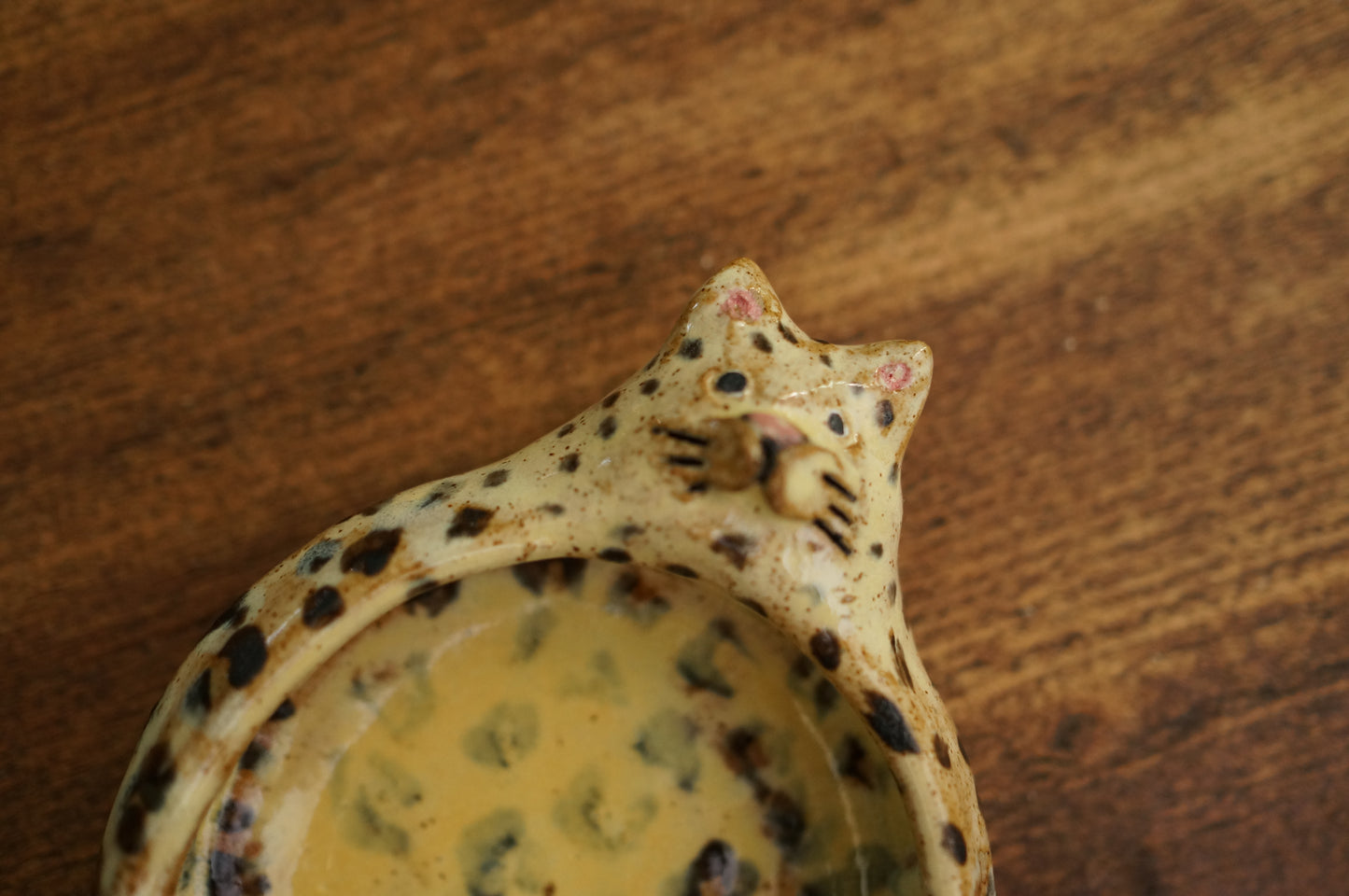 Leopard Holder