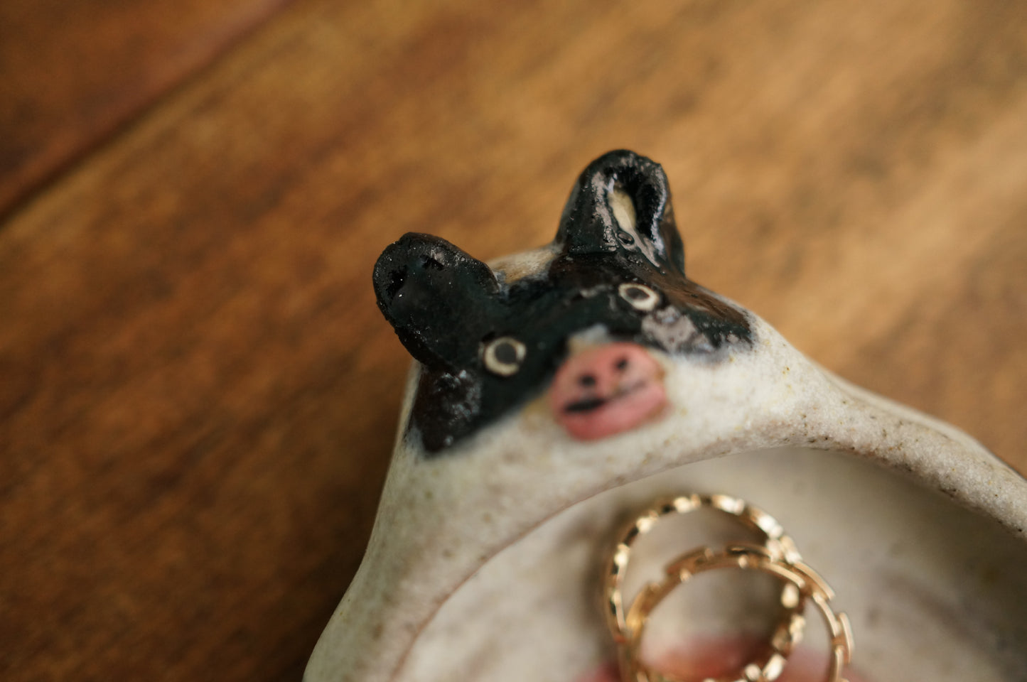 Cow Holder