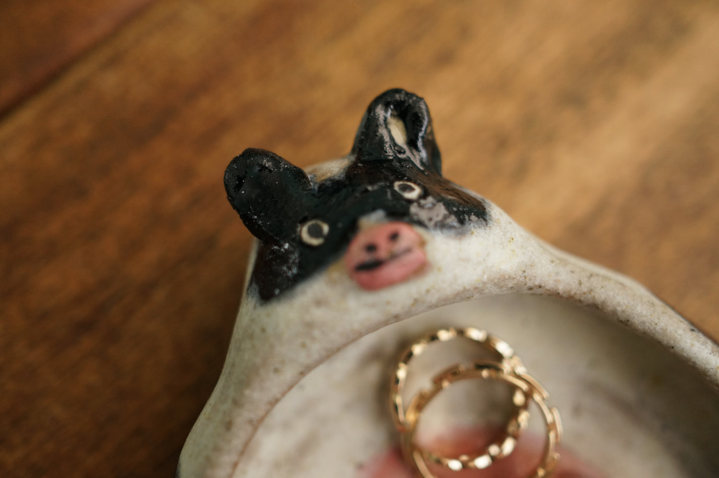 Cow Holder