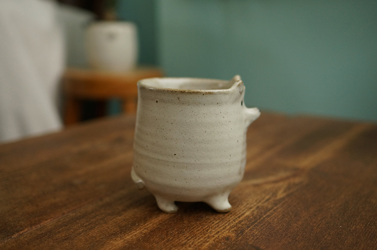 Four Legs White Fox Cup