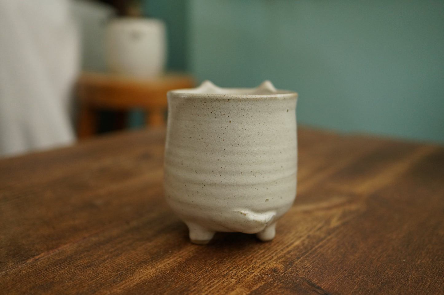 Four Legs White Fox Cup