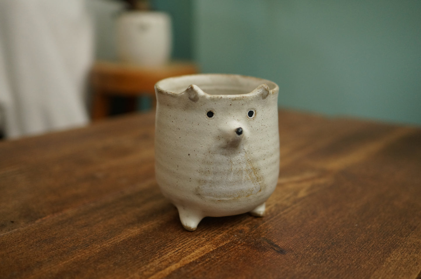 Four Legs White Fox Cup