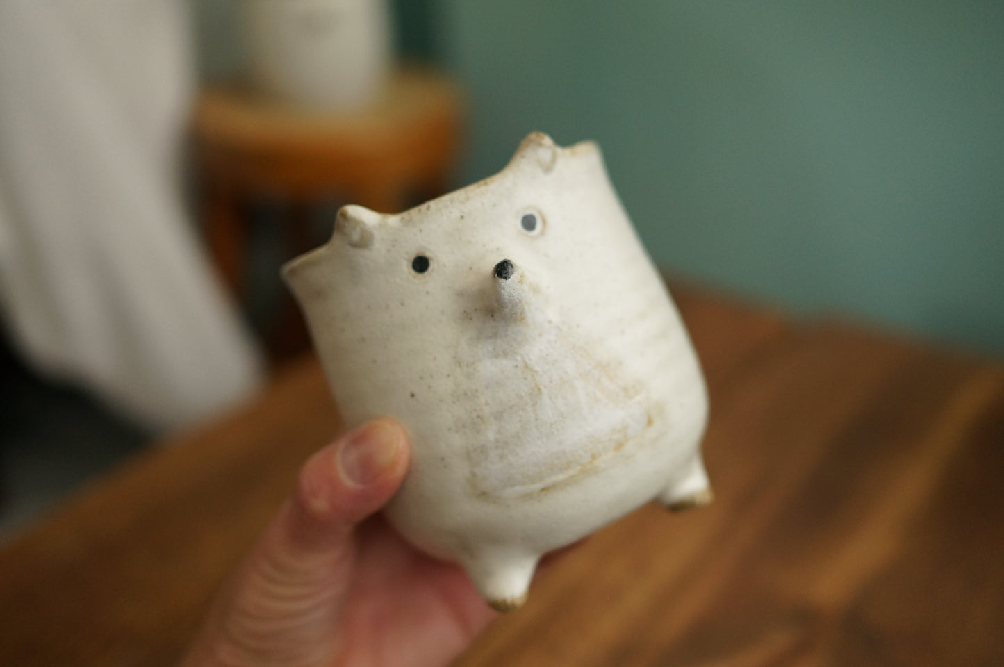 Four Legs White Fox Cup