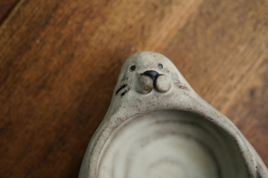 Seal Holder