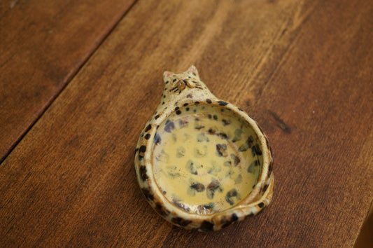 Leopard Holder