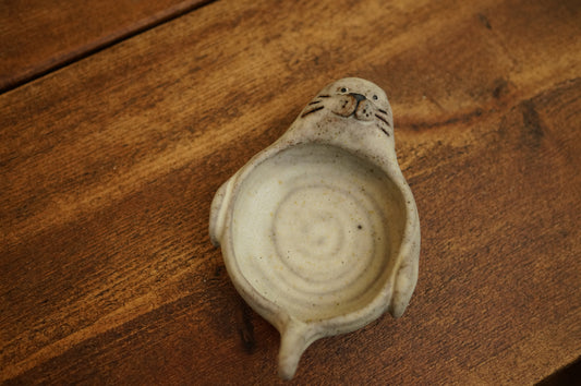 Seal Holder