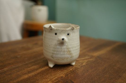 Four Legs White Fox Cup